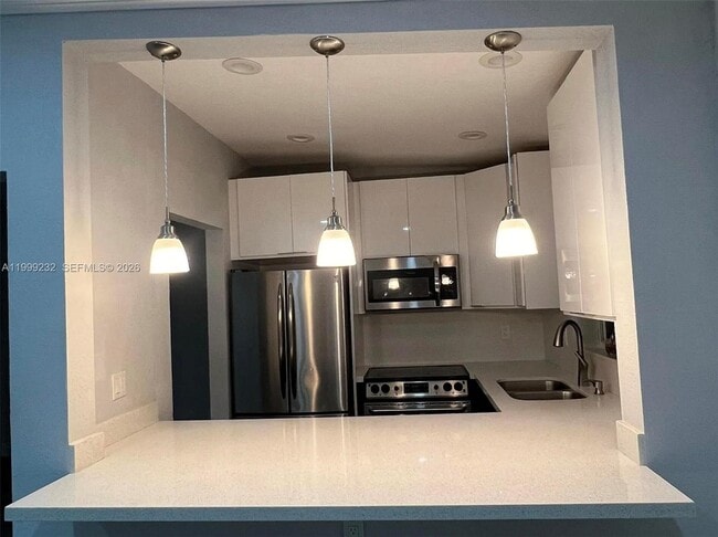 Building Photo - 3681 NE 170th St Unit 4