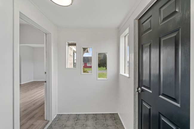 Photo - 3033 Sumner Ave