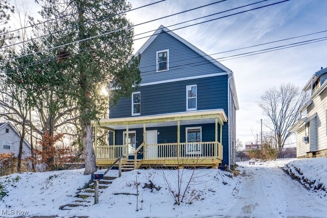 Building Photo - 155 W Walnut St