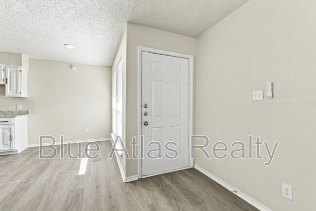 8133 Foxfire Ln