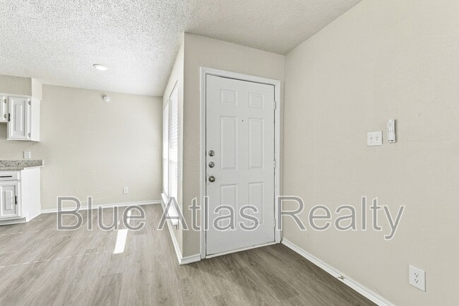 Photo - 8133 Foxfire Ln