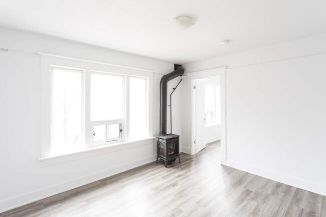 Photo - Royal & Wales Apartments