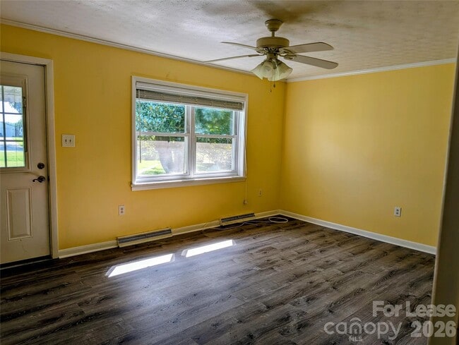 542 Elmwood Rd