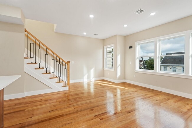 Photo - 277 Pearsall Ave Unit 2