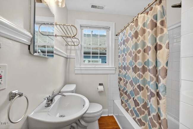 Photo - 1013 N Buchanan Blvd Unit B