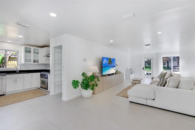 Photo - 617 SW 5th Ave