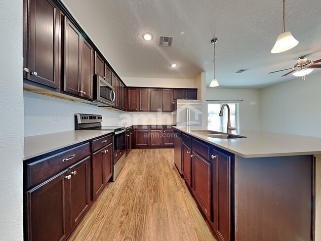 Photo - 954 Summer Stone Lp