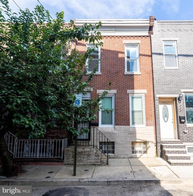 Photo - 1532 S Woodstock St Townhome