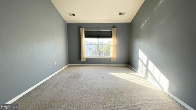 Photo - 505 Edmonton Terrace NE