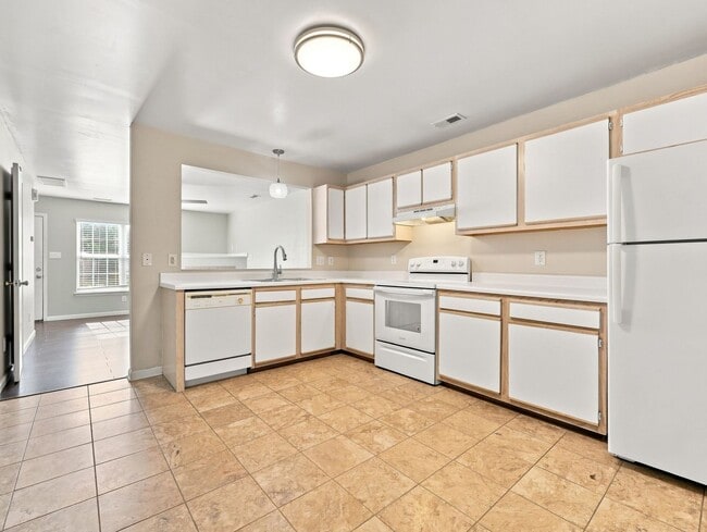 Photo - 107 Spring Meadow Cir