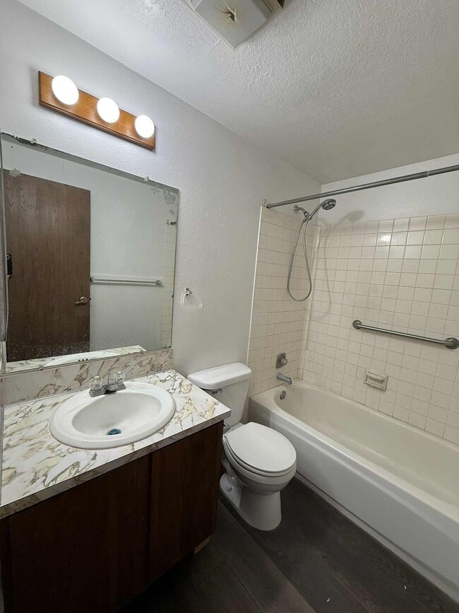 Photo - Duplex Unit 213 S 600 W