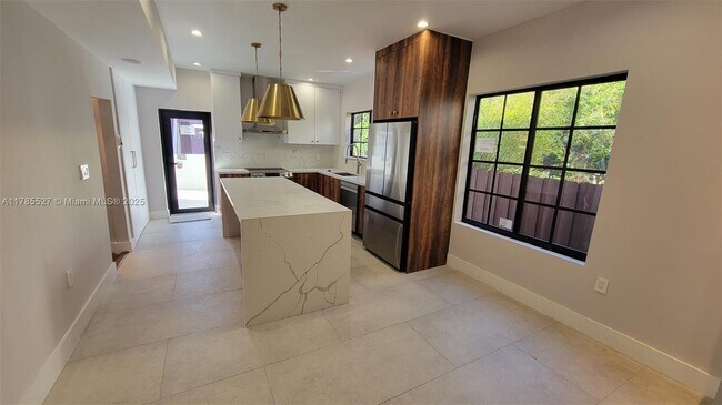 Photo - 1746 SW 12th St