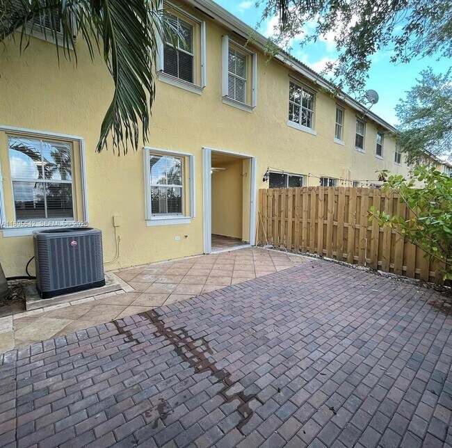 Photo - 14905 SW 8th Terrace