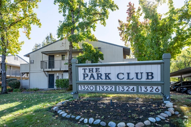 Building Photo - Park Club Apartments