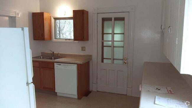Building Photo - 412 Hamilton St Unit Apt 1