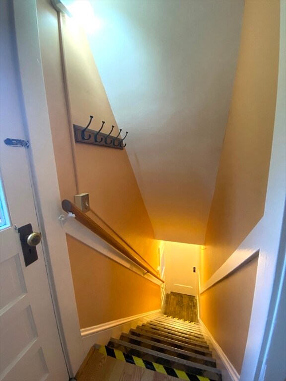 Photo - 16 Arborough Rd Unit 2