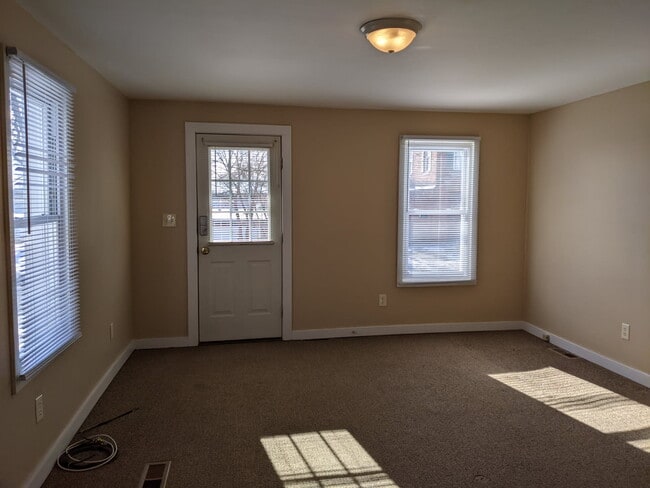 Living Room - 42 McCrea St Unit 2