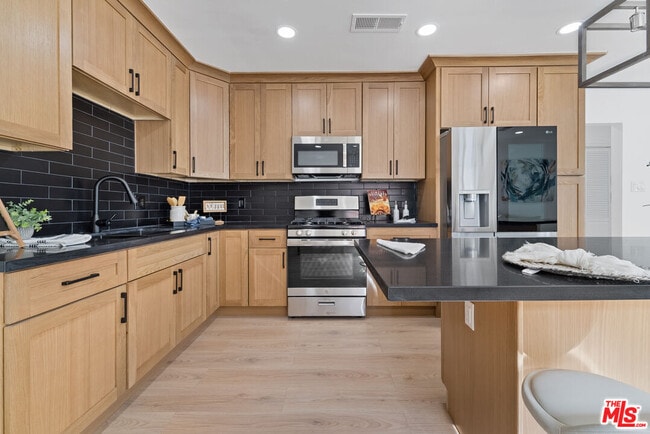 Photo - 11863 Avalon Blvd