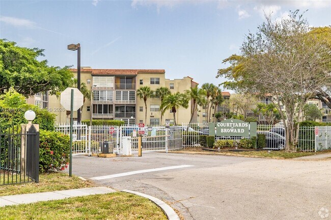 Building Photo - 1830 SW 81st Ave Unit 4309