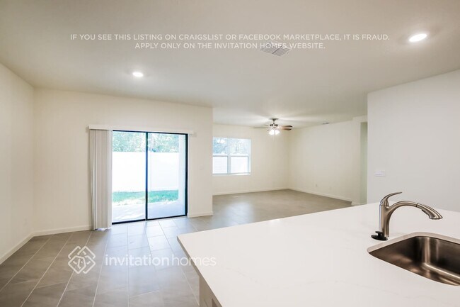 Photo - 493 Seaspray Dr House