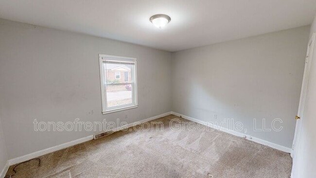 115 Rasor Dr