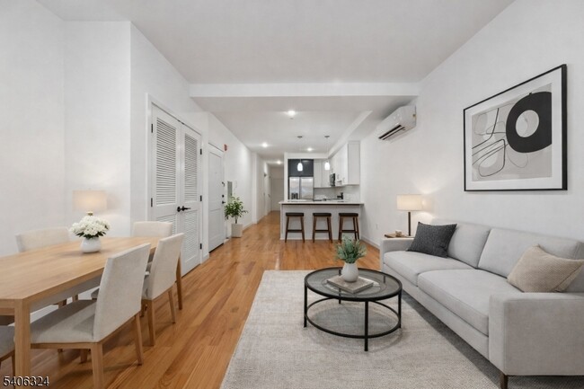 Photo - 52 James St Unit 1