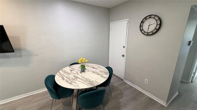 Photo - 10000 E Bay Harbor Dr Unidad 14