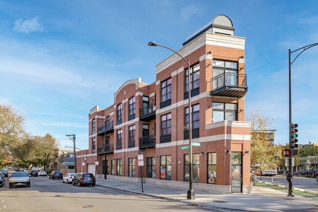 Building Photo - 2089 W Wabansia Ave Unit 306
