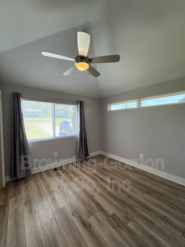 Photo - 204 Hodge Cir