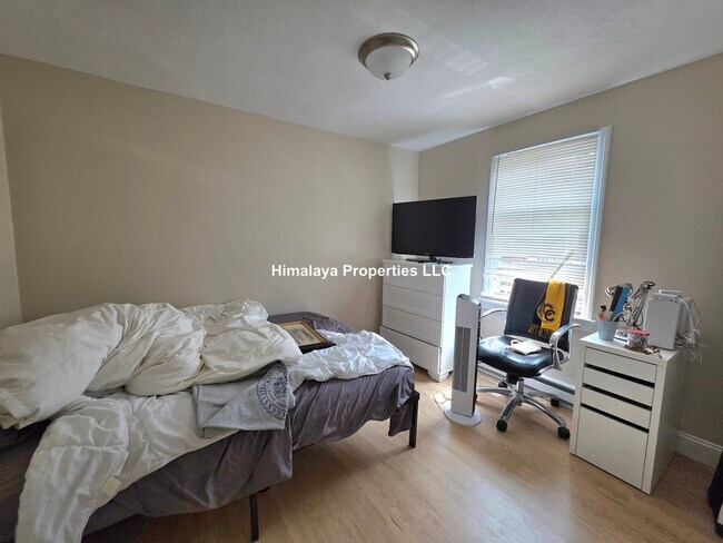 Photo - 74 Frederick Ave Unit 2