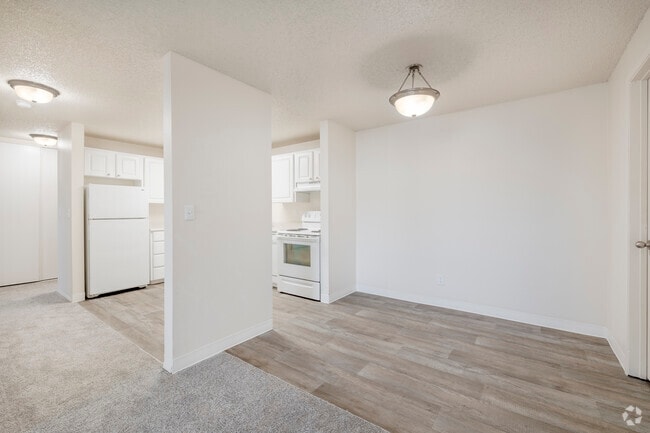 The B1.3 - 2BR, 1BA - 910SF - Kitchen/Dining Room