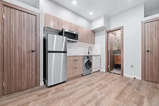 Building Photo - 437 W 46th St Unit 1RW