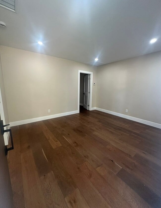 Photo - 320 E Maple Ave Unit 320