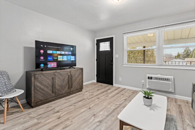 Photo - 826 W Browning St Unit ID1296527P