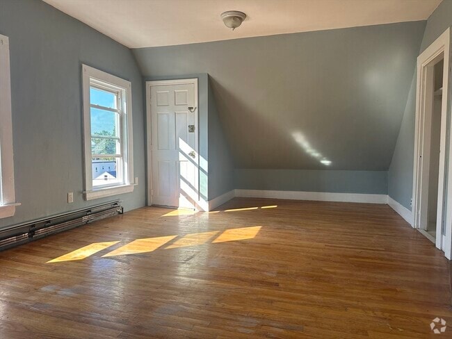Building Photo - 4 Adams St Unit 3 Rental