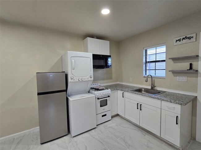 Photo - 8703 Berndale St