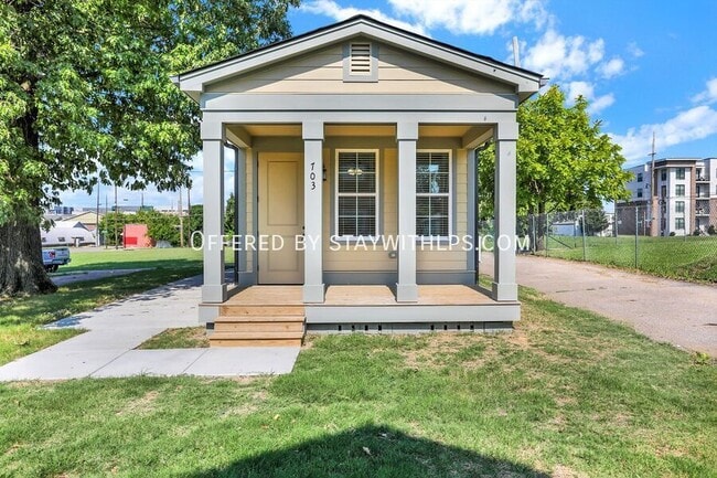 Photo - 703 N 3rd St