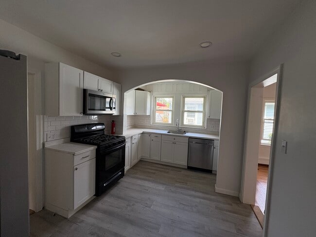 Photo - 137 Worcester Ave Unit 1