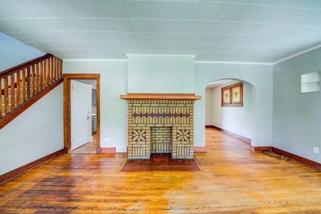 Photo - 1121 Bellaire Ave