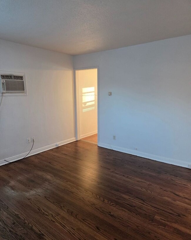 Photo - 1660-1660 N Payne Ave Unit 1660 N Payne