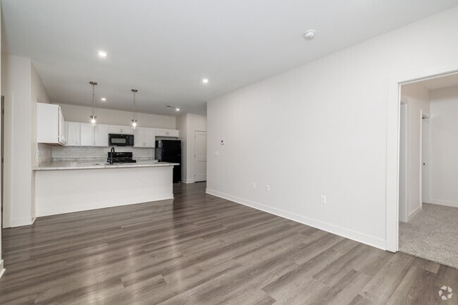 3BR, 3BA - 1212SF - Living Area