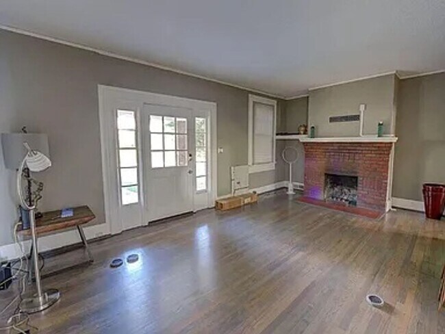 Photo - spick145-7 Unit 145