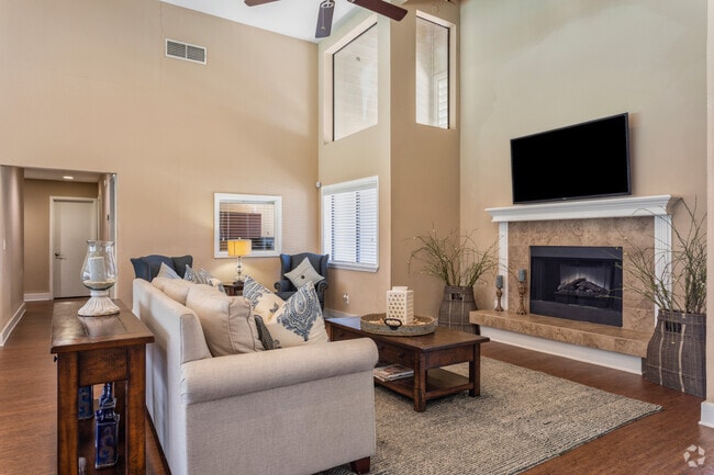 Oficina de arrendamiento - Colinas Pointe