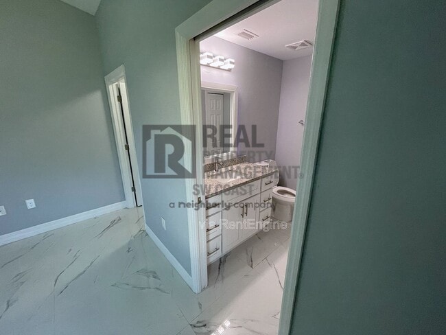 Photo - 5349 29th St SW