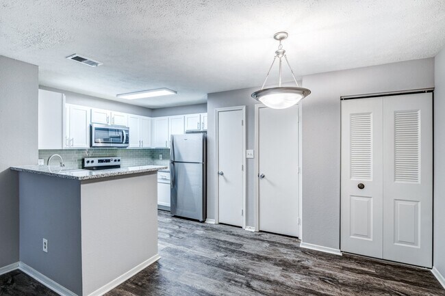 Photo - The Pointe at Stafford Apartment Homes