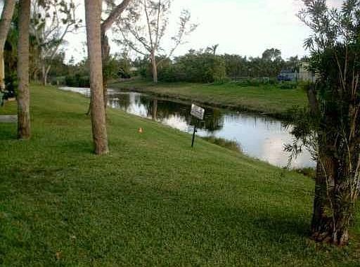 11458 Royal Palm Blvd