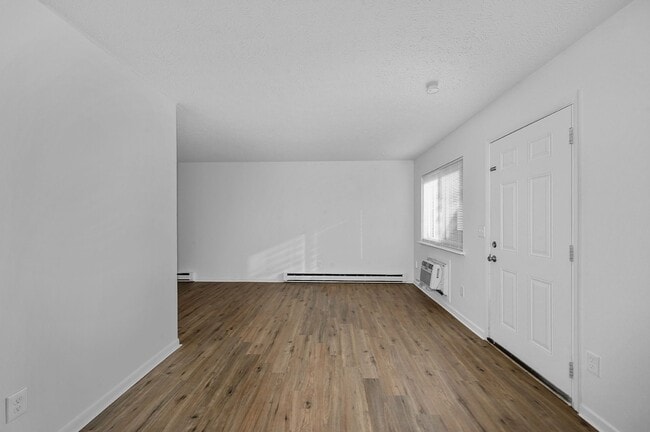 Photo - Waynedale Circle Apartments