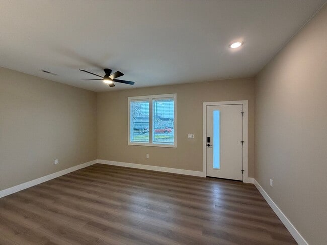 Photo - 2121 Carr Rd