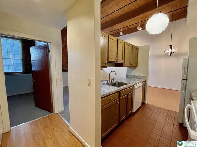 Photo - 101 Race St Unit 102