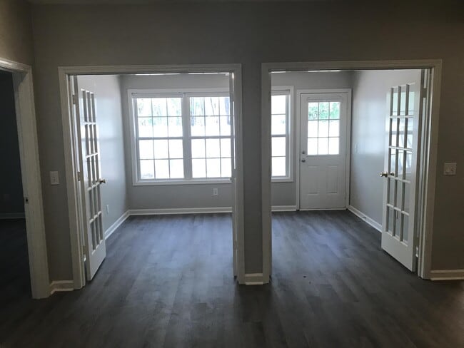 Photo - 220 Lake Linden Dr